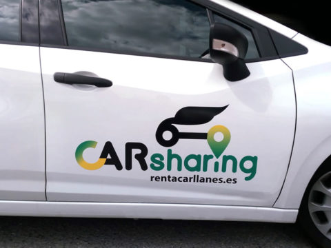 Rotulación coche Rentacar Llanes